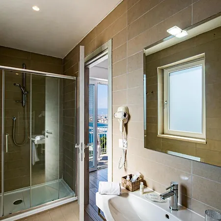 Relais Manfredi فندق 3*
