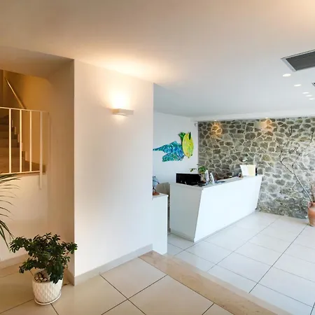 فندق Relais Manfredi كاستيلاّماري دي ستا