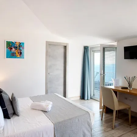 فندق Relais Manfredi كاستيلاّماري دي ستا