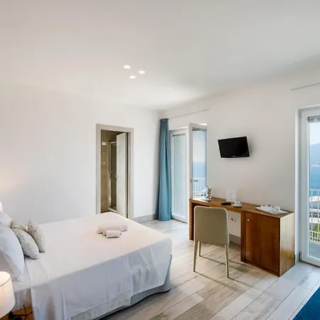 Relais Manfredi فندق كاستيلاّماري دي ستا