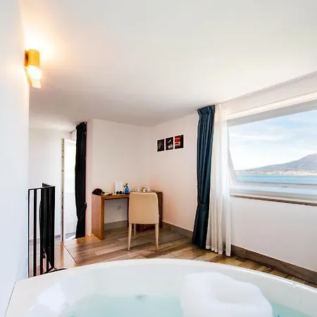 فندق Relais Manfredi كاستيلاّماري دي ستا