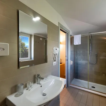 Relais Manfredi 3* كاستيلاّماري دي ستا