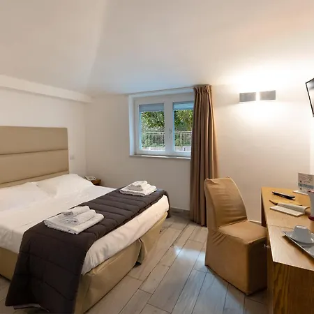 Relais Manfredi فندق كاستيلاّماري دي ستا