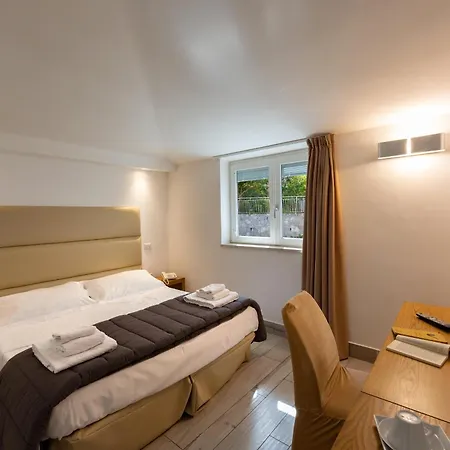 فندق Relais Manfredi كاستيلاّماري دي ستا