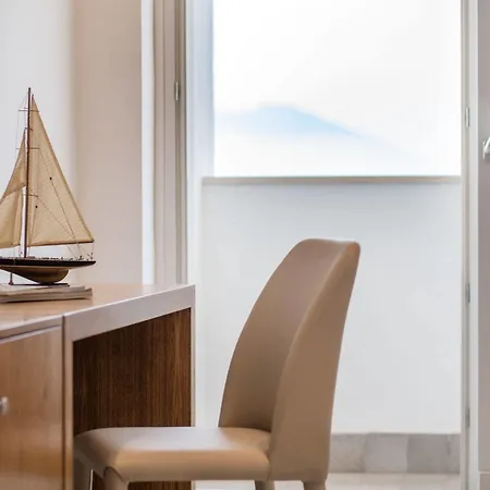 Relais Manfredi 3* كاستيلاّماري دي ستا