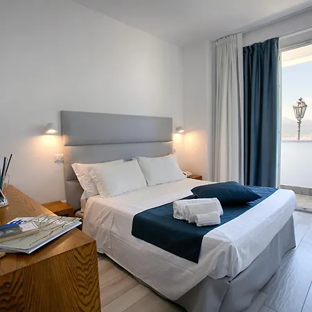 Relais Manfredi كاستيلاّماري دي ستا
